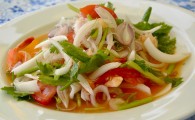 Тайский салат с морепродуктами и стеклянной лапшой Ям Вун Сен 
