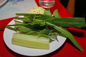 thai-herb-plate