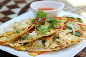 thai-oyster-pancake-hoi-tod (1)