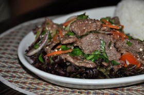 taiskij-salat-iz-steika (2)